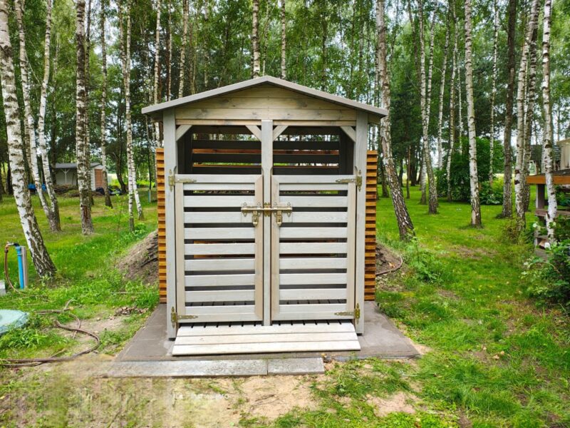 13. Zabudowa na kosz 1,8 x 0,9m z dachem prostym dwuspadowym na boki (boki - deskowanie pełne) - obrazek 2