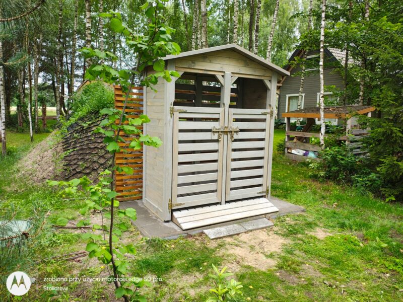 13. Zabudowa na kosz 1,8 x 0,9m z dachem prostym dwuspadowym na boki (boki - deskowanie pełne) - obrazek 5